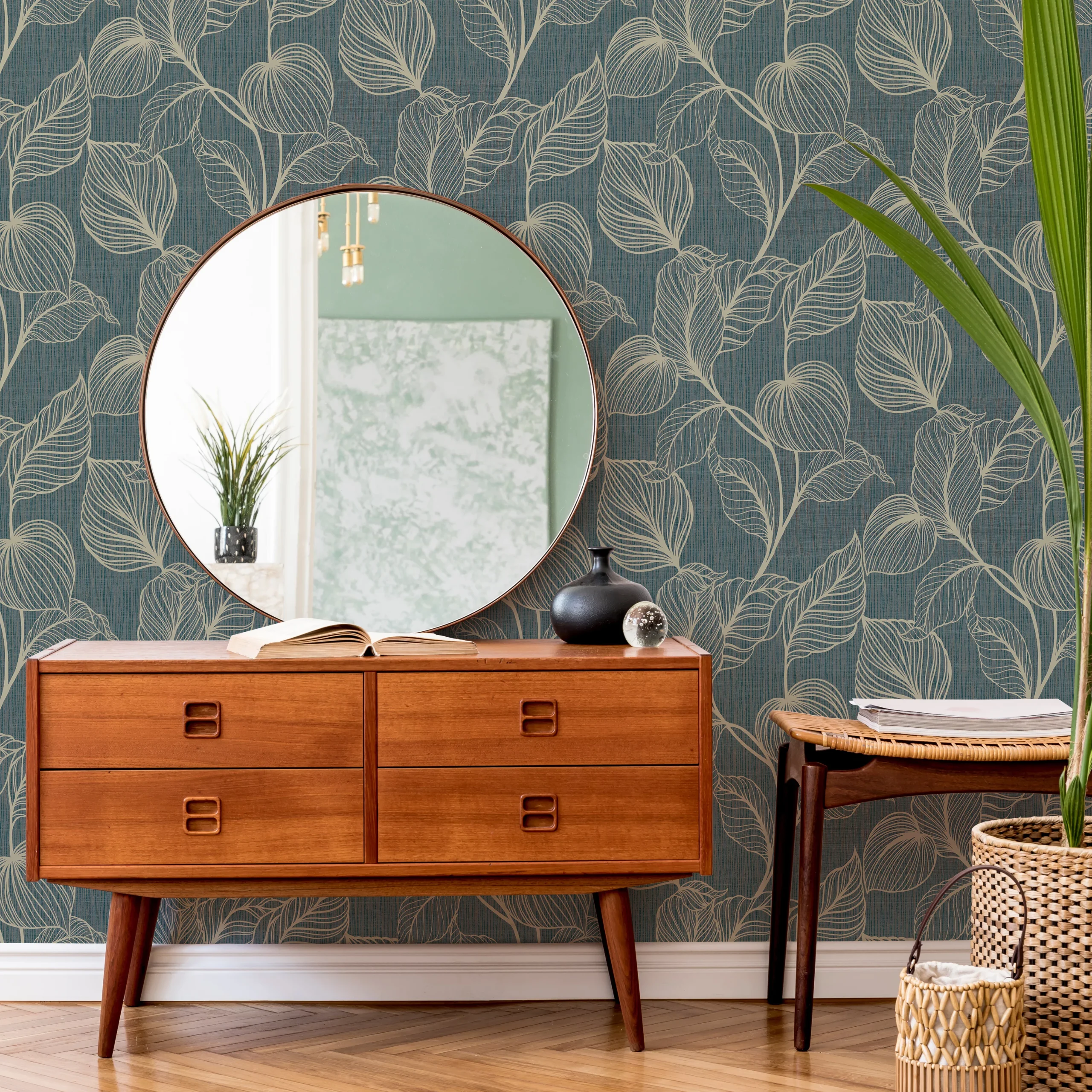 Boutique Royal Palm Emerald Leaves Gold Effect Smooth Wallpaper 7 Boutique Royal Palm Emerald Leaves Gold Effect Smooth Wallpaper - Image 5