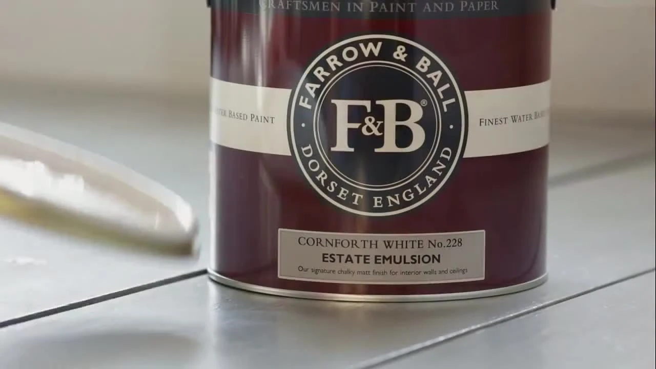 Farrow & Ball Estate Cornforth White No.228 Matt Emulsion Paint, 2.5L 4 Farrow & Ball Estate Cornforth White No.228 Matt Emulsion Paint, 2.5L - Image 2