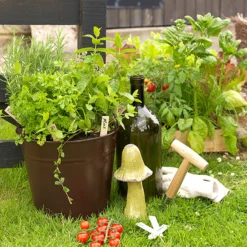 Rust-Oleum Universal Oil Rubbed Bronze Effect Multi-surface Spray Paint, 400ml -Hammerite Shop rust oleum universal oil rubbed bronze effect multi surface spray paint 400ml5013296951081 01i bq