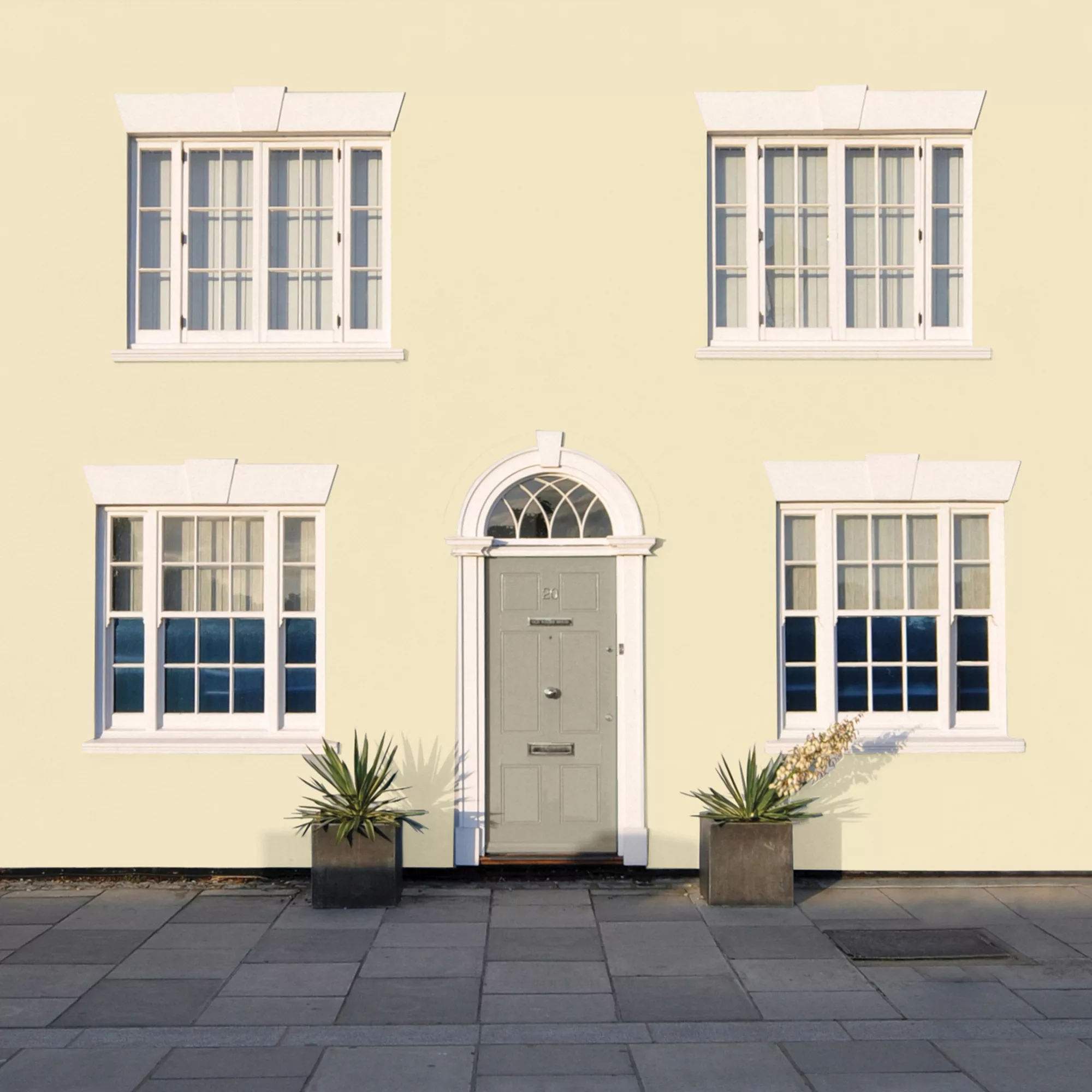 Sandtex Ultra Smooth Cornish Cream Masonry Paint, 5L 10 Sandtex Ultra Smooth Cornish Cream Masonry Paint, 5L - Image 8